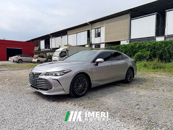 Toyota Avalon 2.0L XLE Premium National VI