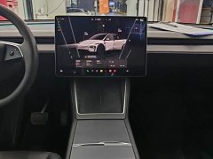 Tesla Model Y Rear-Wheel Drive - ფოტო 6