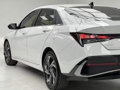 Hyundai Elantra 1.5L CVT GLX Elite - ფოტო 12