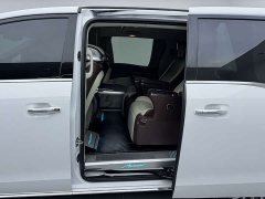 Buick GL8 Land Business Class Comfort Edition - ფოტო 7