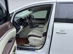 Buick GL8 Land Business Class Comfort Edition - ფოტო 8