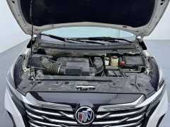 Buick GL8 Land Business Class Comfort Edition - ფოტო 9