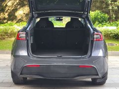 Tesla Model Y Rear-Wheel Drive - ფოტო 18
