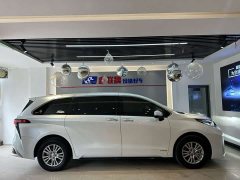 Toyota Sienna 2021 2.5L Hybrid Premium Edition - ფოტო 3