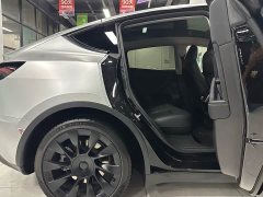 Tesla Model Y Rear-Wheel Drive - ფოტო 5