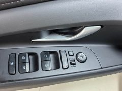 Hyundai Elantra 1.5L CVT Luxury - ფოტო 10