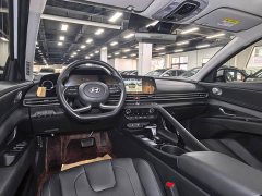Hyundai Elantra 1.5L CVT Luxury - ფოტო 14