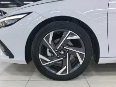 Hyundai Elantra 1.5L CVT Luxury - ფოტო 6