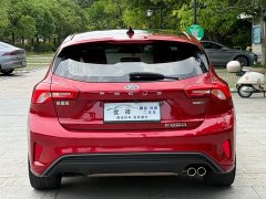 Ford Focus Hatchback EcoBoost 180 Automatic ST Line - ფოტო 12