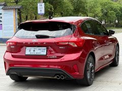 Ford Focus Hatchback EcoBoost 180 Automatic ST Line - ფოტო 13