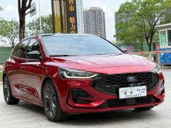 Ford Focus Hatchback EcoBoost 180 Automatic ST Line - ფოტო 3