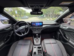 Ford Focus Hatchback EcoBoost 180 Automatic ST Line - ფოტო 6