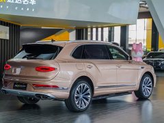 Bentley Bentayga 4.0T V8 Long Wheelbase Elegance Edition - ფოტო 17
