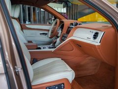 Bentley Bentayga 4.0T V8 Long Wheelbase Elegance Edition - ფოტო 18