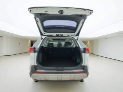 Toyota RAV4 2.0L CVT AWD Premium Edition - ფოტო 5