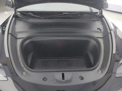 Tesla Model Y Rear-Wheel Drive - ფოტო 10