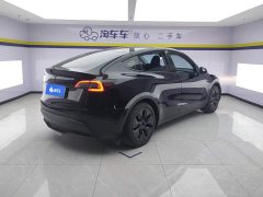Tesla Model Y Rear-Wheel Drive - ფოტო 3