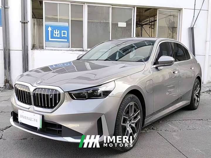 BMW i5 eDrive 35L Luxury Edition Premium Package - ავტომობილი ჩინეთიდან