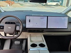 Li Auto Li Xiang MEGA Ultra - ფოტო 12