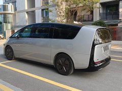 Li Auto Li Xiang MEGA Ultra - ფოტო 4
