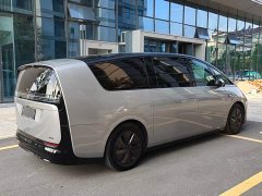 Li Auto Li Xiang MEGA Ultra - ფოტო 6