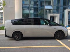 Li Auto Li Xiang MEGA Ultra - ფოტო 8