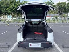 Tesla Model Y Rear-Wheel Drive Launch Edition - ფოტო 10