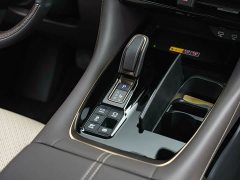 Toyota Vellfire Crown Hybrid 2.5L Executive Premier Edition - photo 13