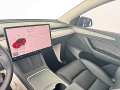 Tesla Model Y Rear-Wheel Drive - ფოტო 6