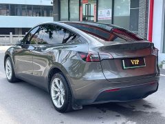 Tesla Model Y Long Range All-Wheel Drive - ფოტო 4