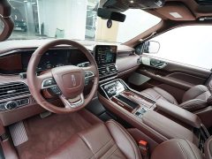 Lincoln Navigator 2020 3.5T Long Wheelbase Presidential Edition - ფოტო 3