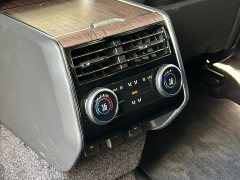 Land Rover Range Rover 3.0L V6 400PS Extended Wheelbase Prestige Edition - ფოტო 17