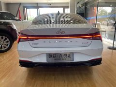 Hyundai Elantra 2022 1.5L CVT Luxury - ფოტო 10