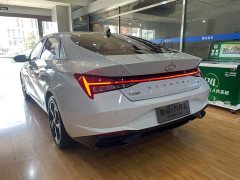 Hyundai Elantra 2022 1.5L CVT Luxury - ფოტო 11
