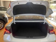 Hyundai Elantra 2022 1.5L CVT Luxury - ფოტო 7