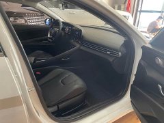 Hyundai Elantra 2022 1.5L CVT Luxury - ფოტო 9