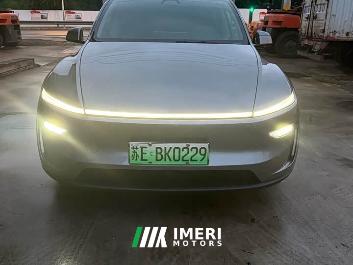 Tesla Model Y Rear-Wheel Drive