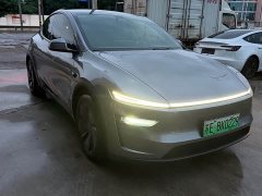 Tesla Model Y Rear-Wheel Drive - ფოტო 2