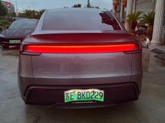 Tesla Model Y Rear-Wheel Drive - ფოტო 4