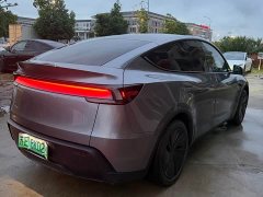 Tesla Model Y Rear-Wheel Drive - ფოტო 5