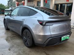 Tesla Model Y Rear-Wheel Drive - ფოტო 6