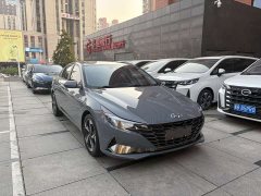 Hyundai Elantra 2022 1.5L CVT Luxury - ფოტო 3