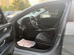Hyundai Elantra 2022 1.5L CVT Luxury - ფოტო 4