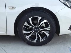 Chevrolet Cruze Mild Hybrid RS 330T Automatic Comfort Edition - фото 6
