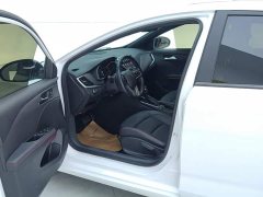 Chevrolet Cruze Mild Hybrid RS 330T Automatic Comfort Edition - фото 9