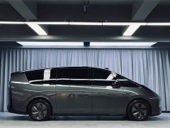 Li Auto Li Xiang MEGA 2024 Ultra - ფოტო 4