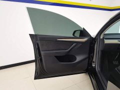 Tesla Model Y Rear-Wheel Drive - ფოტო 7