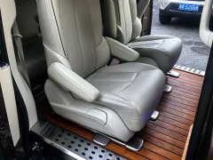 Buick GL8 Land Business Class 652T Luxury - ფოტო 13
