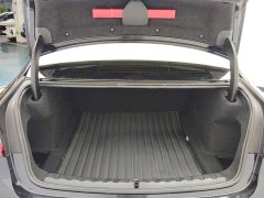 BMW 3 Series 325Li M Sport Package - ფოტო 4