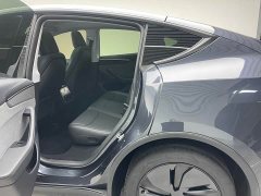Tesla Model Y Rear-Wheel Drive - ფოტო 17